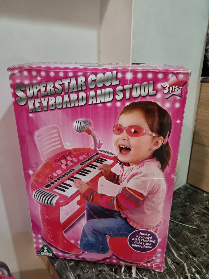 Superstar Cool Keyboard And Stool