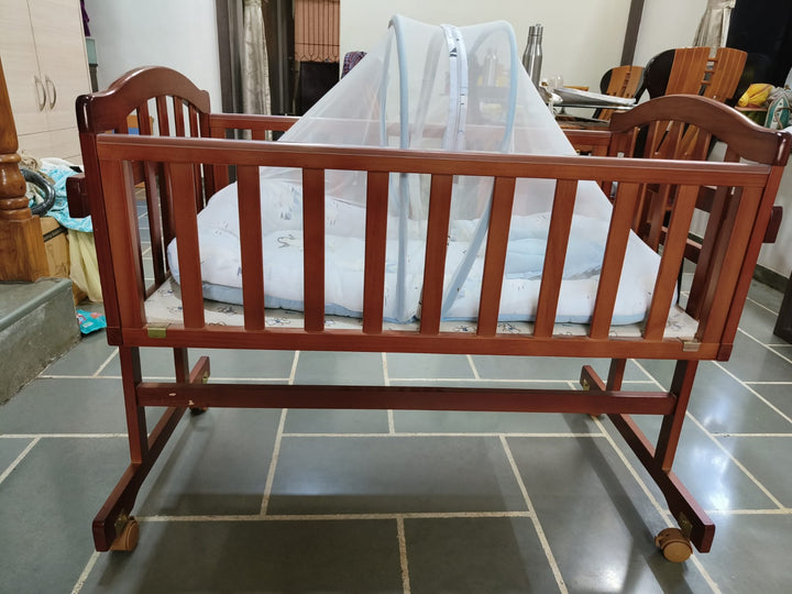 Babyhug Ionia Cradle