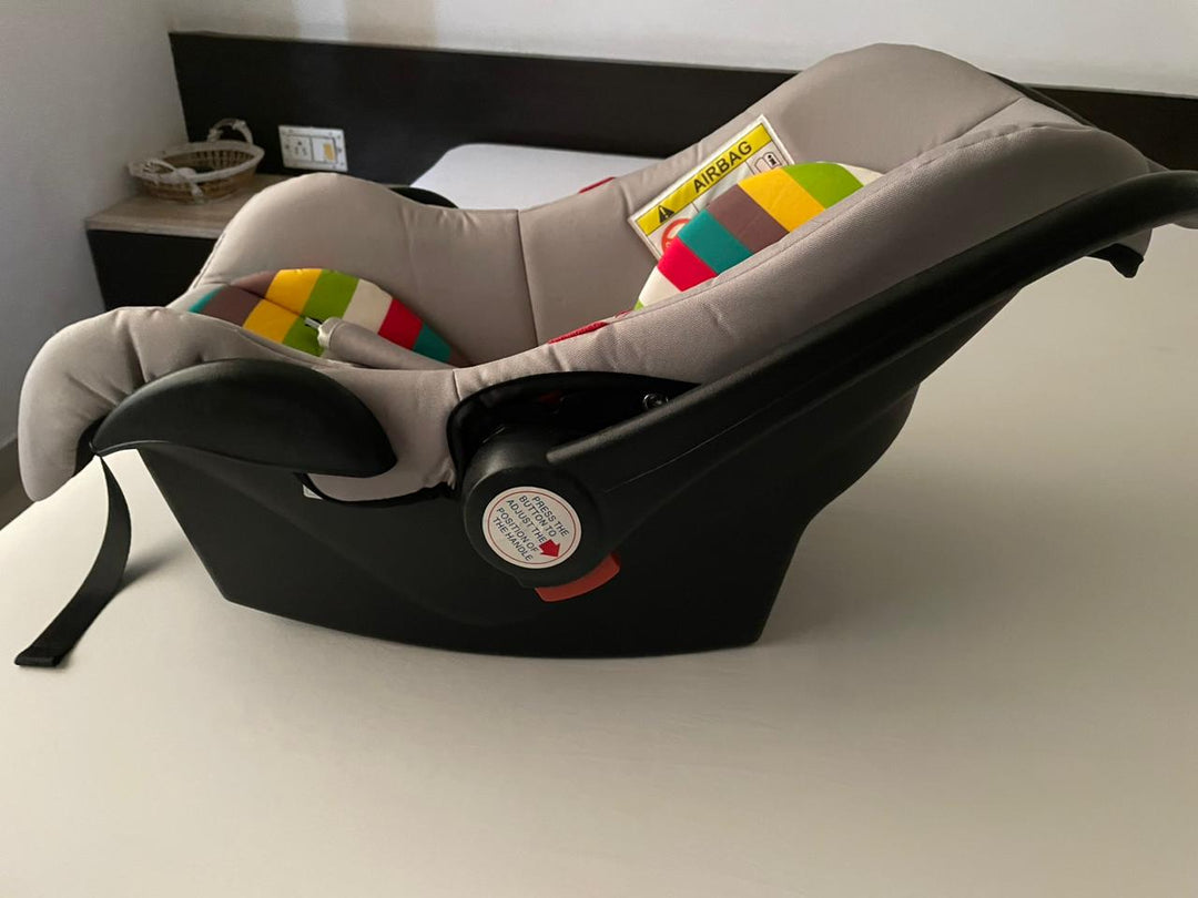 R for Rabbit Picaboo Baby Carry Cot