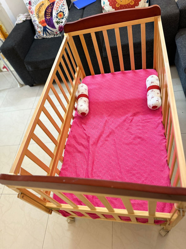 Babyhug Hamilton Wooden Cot With mattress & Mosquito net