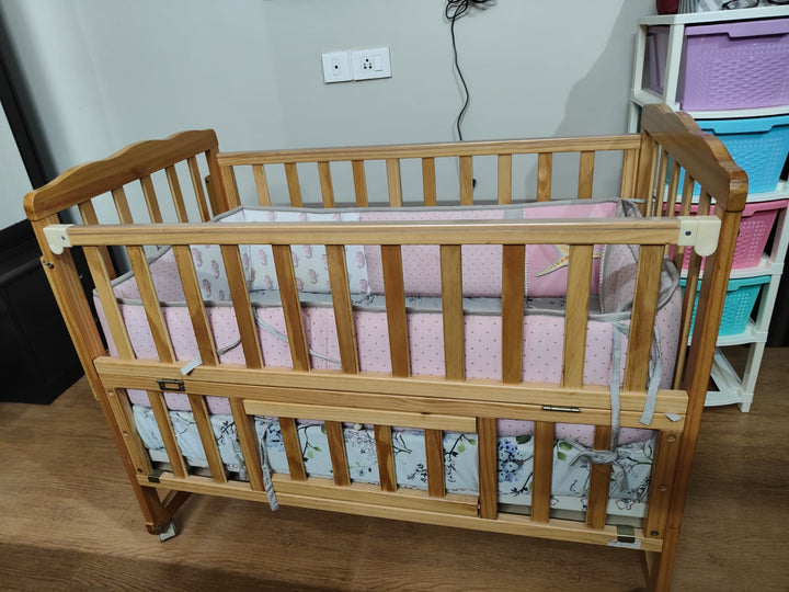 Babyhug Montana Wooden Cot