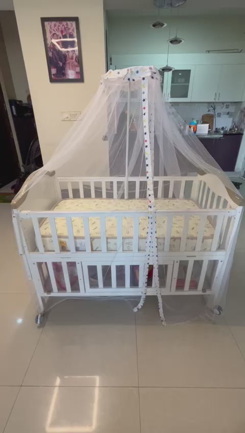 StarAndDaisy Cot