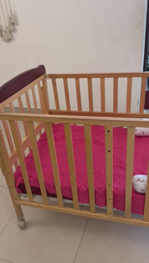 Babyhug Hamilton Wooden Cot With mattress & Mosquito net
