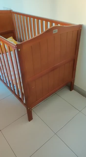 Babyhug Merlino 2 in 1 Wooden With mattress