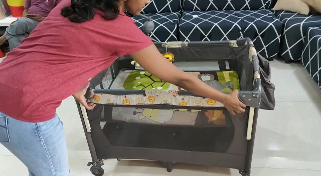 Dotmom Bed-Side Convertible Smart Crib